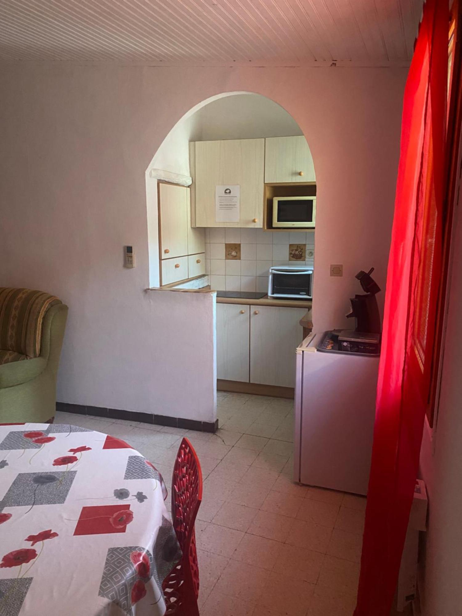 Maison De Ville Proche Mer, En Camargue Sur Le Chemin De Saint Jacques De Compostelle, Clim Reversible Vauvert Esterno foto